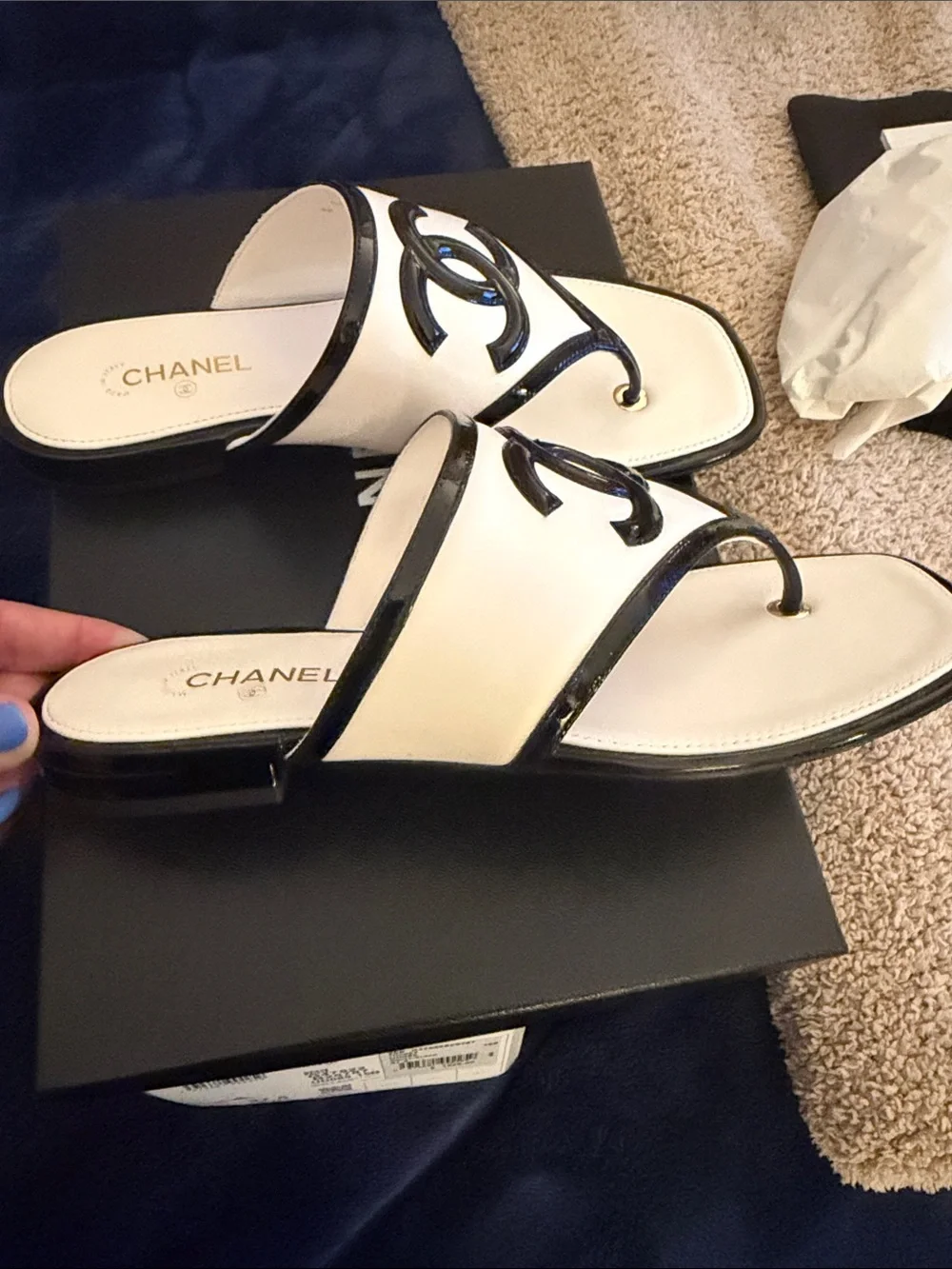 CHANEL White Leather Thong Sandals with Black Patent CC Logo - Picture 3 of 6